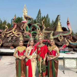 ร้านรำบวงสรวง